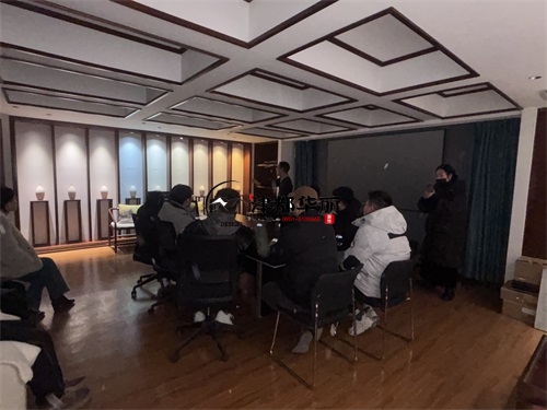 隆德装修公司|隆德主案设计师前往灯具厂家现场学习 
